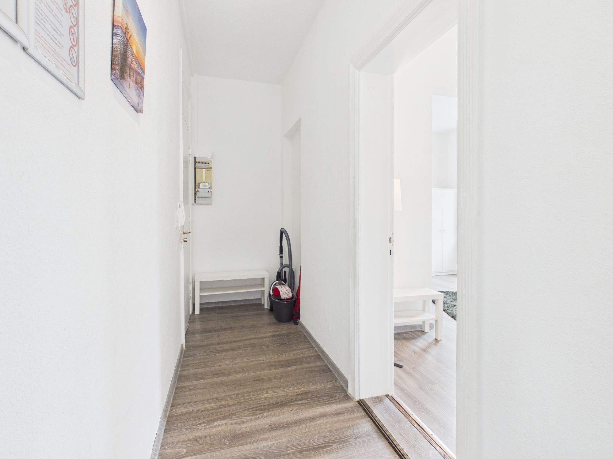 Business Apartment With Balcony And Open Living Concept In Bremerhaven - 1