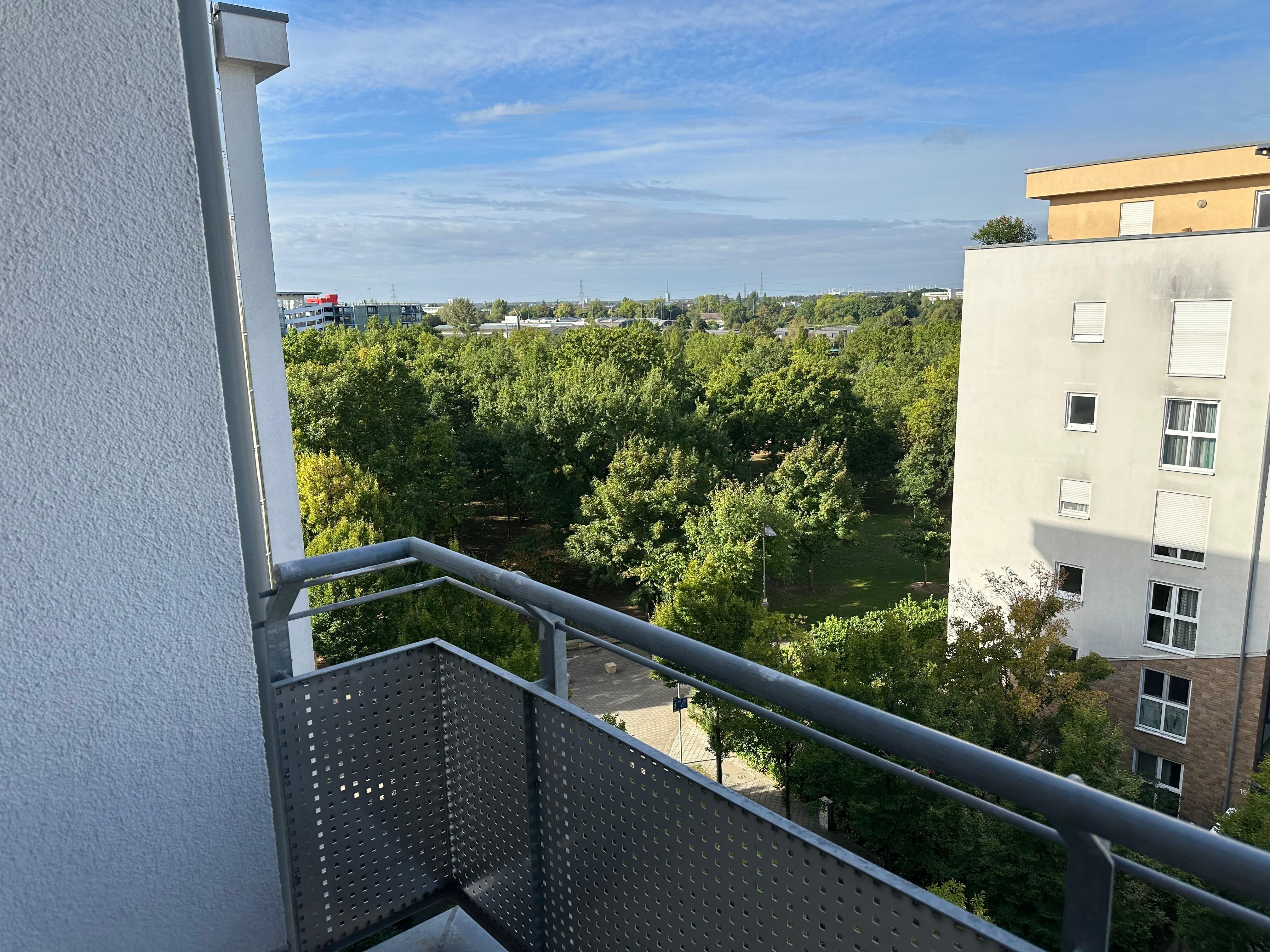 Modern 2-Room Apartment With Balcony And Park View In Frankfurt - 6