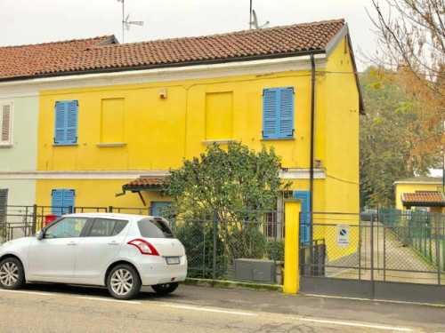 Room in Via Roma, San Martino Siccomario for 100 m² with 2 bedrooms - Gallery - 7