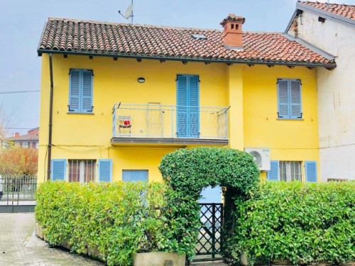 Room in Via Roma, San Martino Siccomario for 100 m² with 2 bedrooms - Gallery - 6
