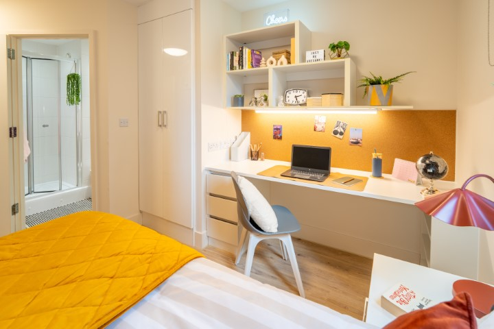 En-Suite - 1
