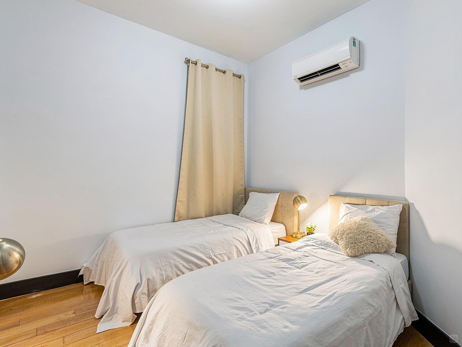 Bed In 2-Bed Room - 10
