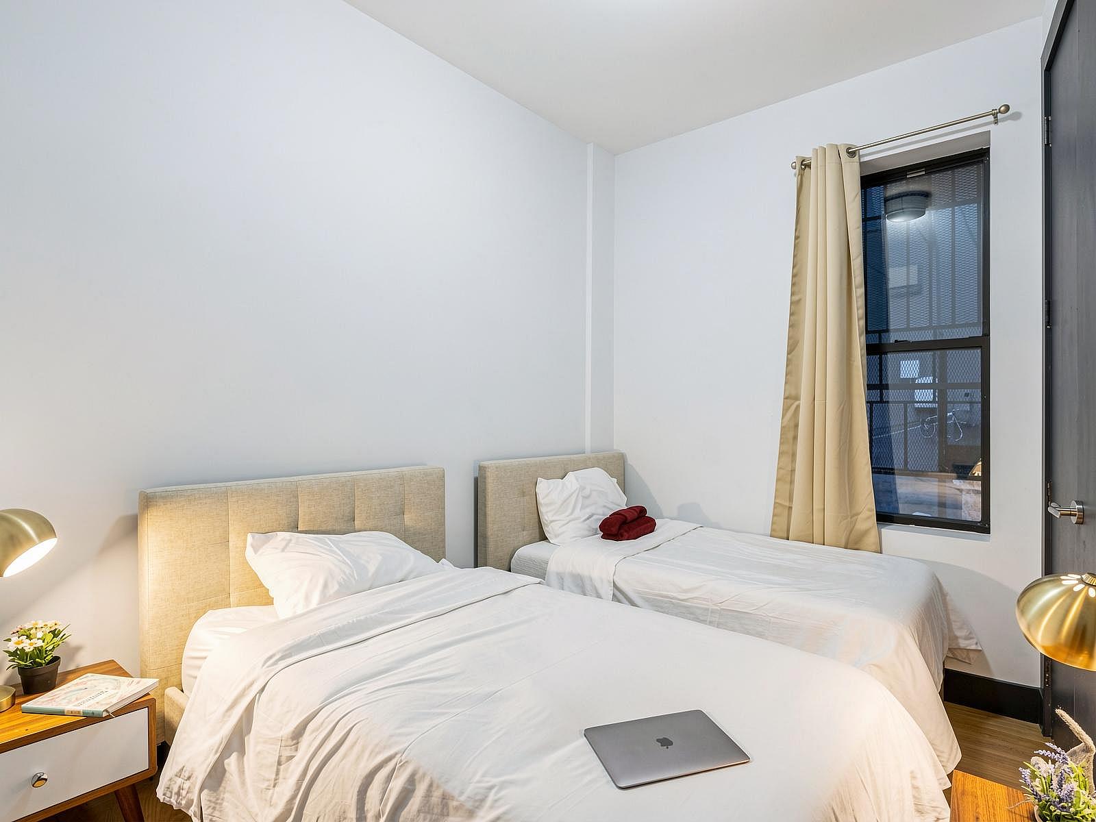Bed In 2-Bed Room - 12