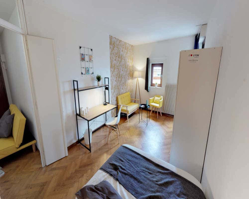 Chambre dans le Rue Garibaldi