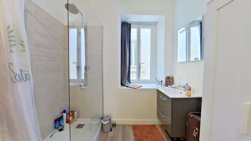Room in Rue Saunière, Valence for 161 m² with 7 bedrooms - Gallery - 21