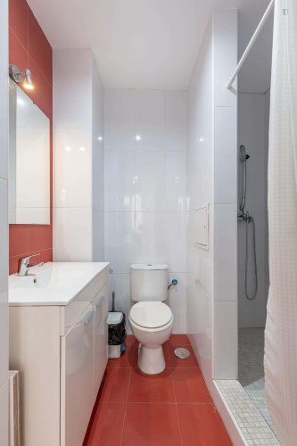 Room in Calle Tundidores, Granada for 150 m² with 8 bedrooms - Gallery - 9