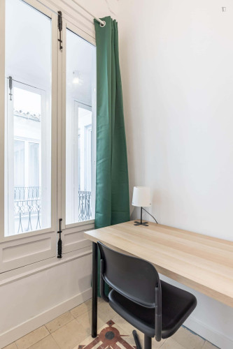 Room in Calle Tundidores, Granada for 150 m² with 8 bedrooms