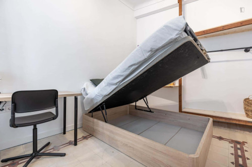 Room in Calle Tundidores, Granada for 150 m² with 8 bedrooms - Gallery - 5