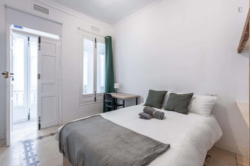 Room in Calle Tundidores, Granada for 150 m² with 8 bedrooms
