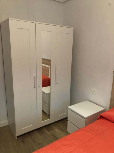 Room in Calle Llano Ponte, Oviedo with 4 bedrooms