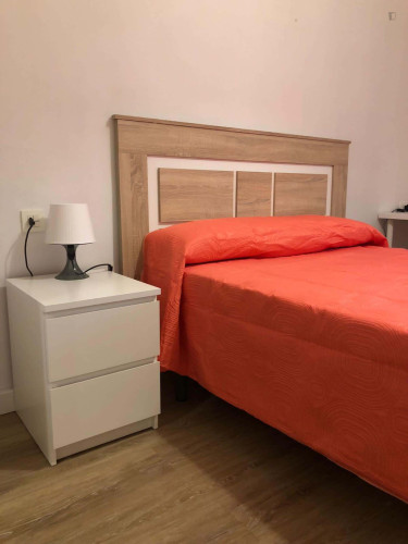 Room in Calle Llano Ponte, Oviedo with 4 bedrooms
