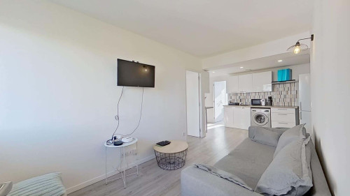 Room in Rue Granon, Marseille for 53 m² with 3 bedrooms - Gallery - 9