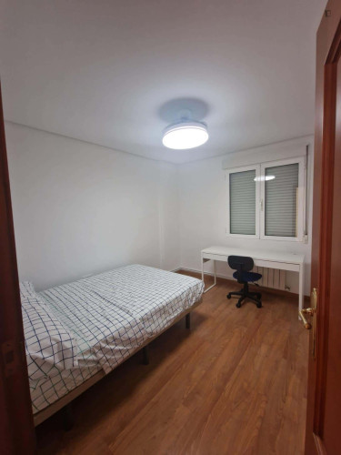 Apartment in Calle Doctor Ferrán, Albacete for 130 m² with 3 bedrooms - Gallery - 8