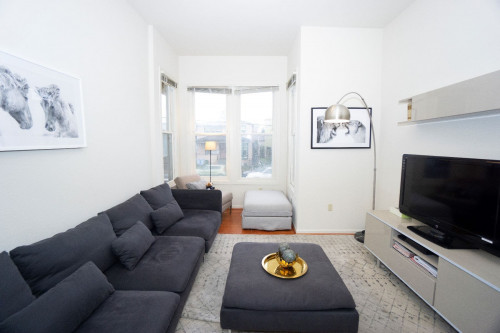8 min Walk to Campus | Big & Modern House w/ Coworking