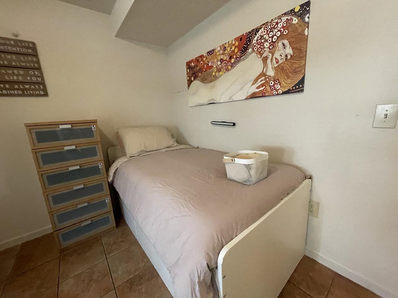 Bed In A 2-Bed Gender Separated Room - 9