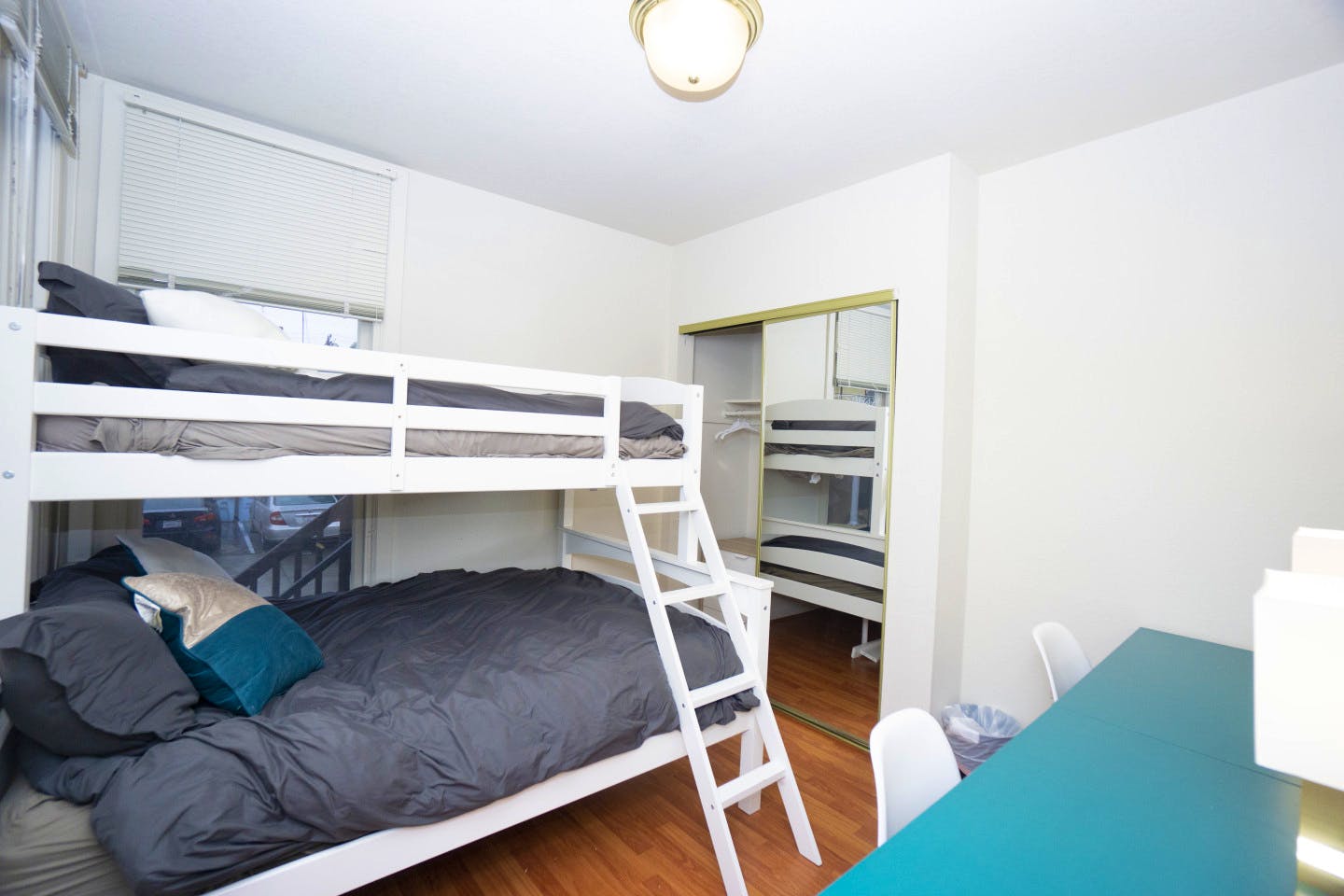  Dwight 1 Private  -  8 min Walk to Campus | Big & Modern House w/ Coworking  - Gallery -  1