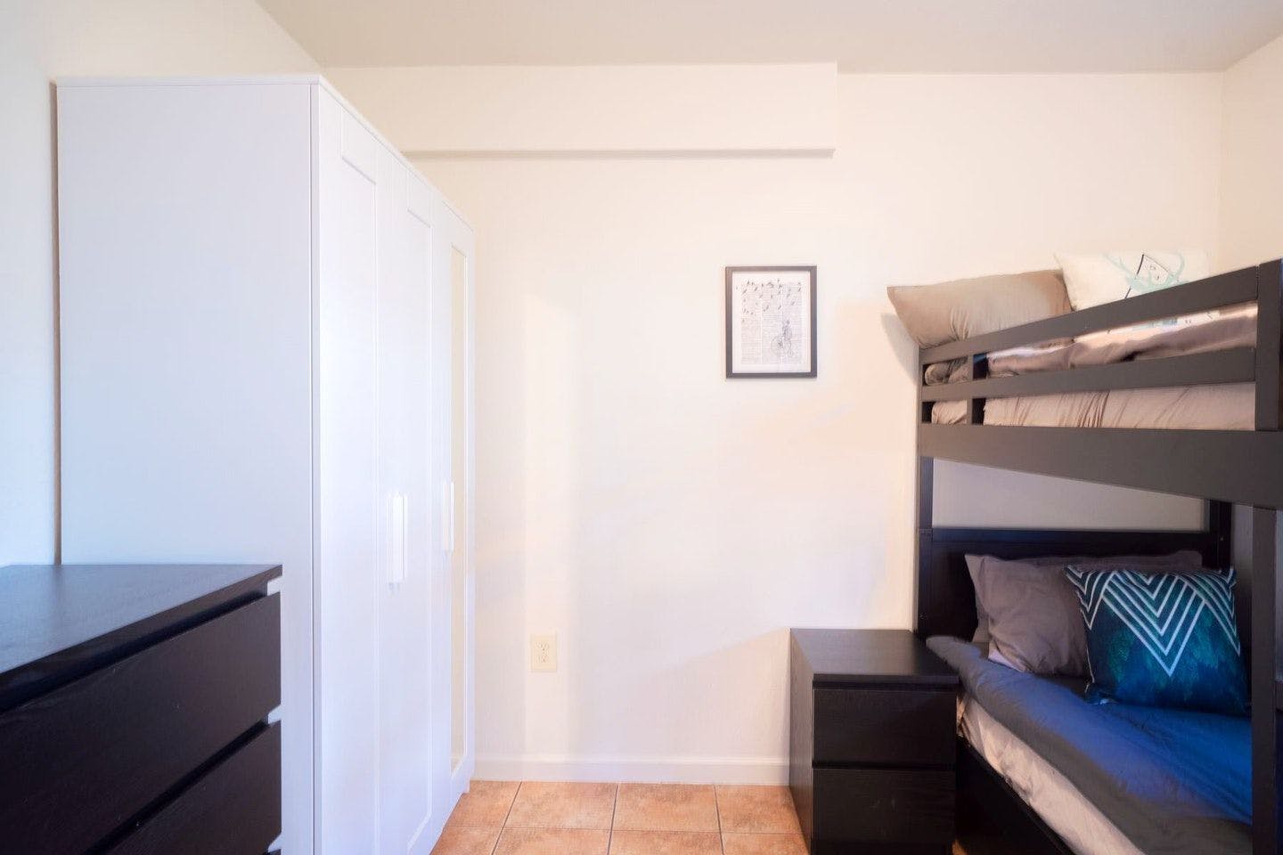  Bed In A 2-Bed Gender Separated Room  -  8 min Walk to Campus | Big & Modern House w/ Coworking  - Gallery -  15