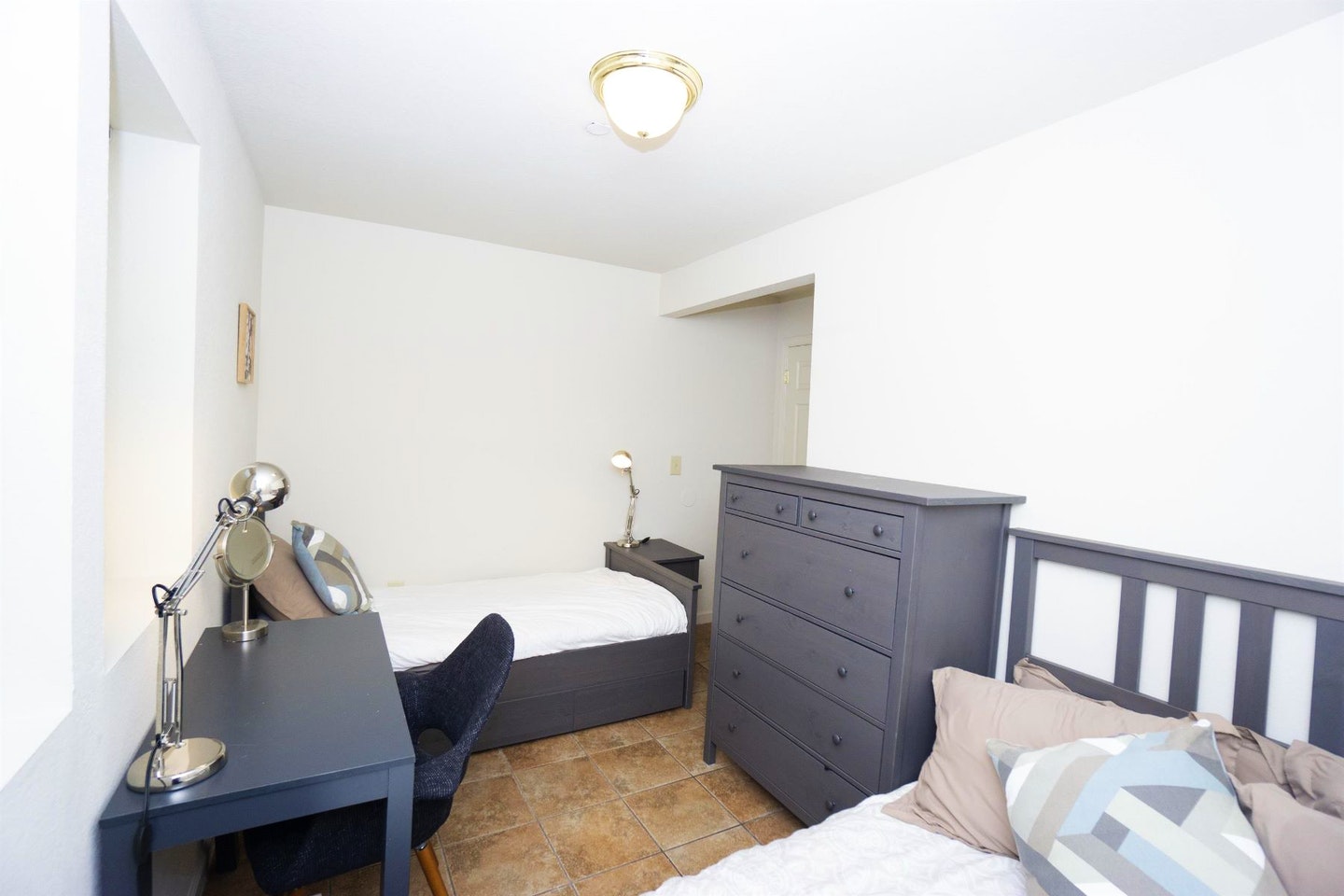  Bed In A 2-Bed Gender Separated Room  -  8 min Walk to Campus | Big & Modern House w/ Coworking  - Gallery -  12