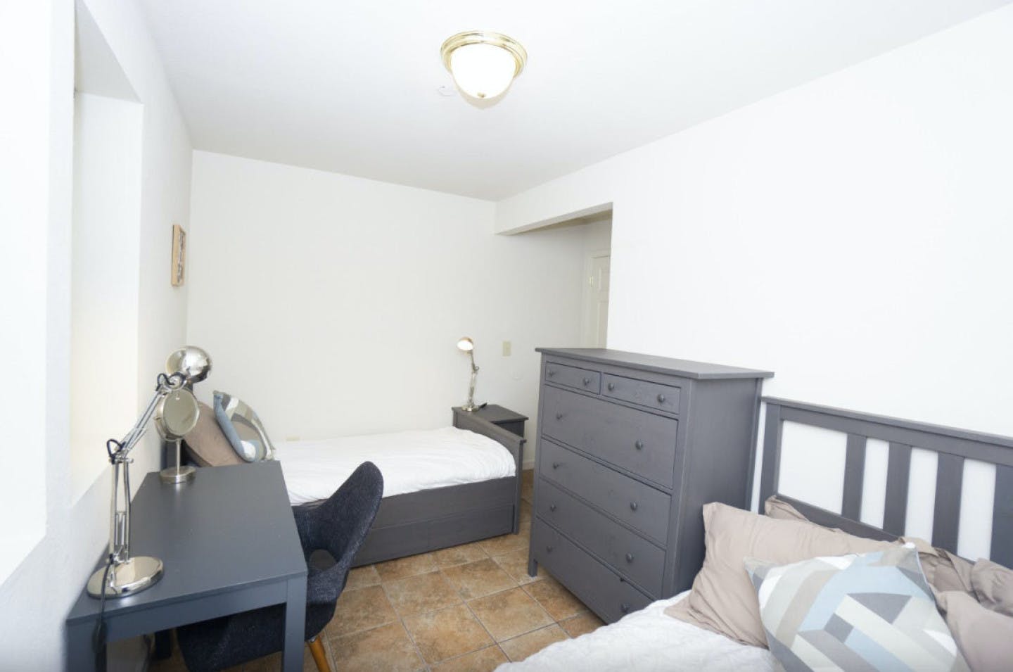  Bed In A 3-Bed Gender Separated Room  -  8 min Walk to Campus | Big & Modern House w/ Coworking  - Gallery -  44