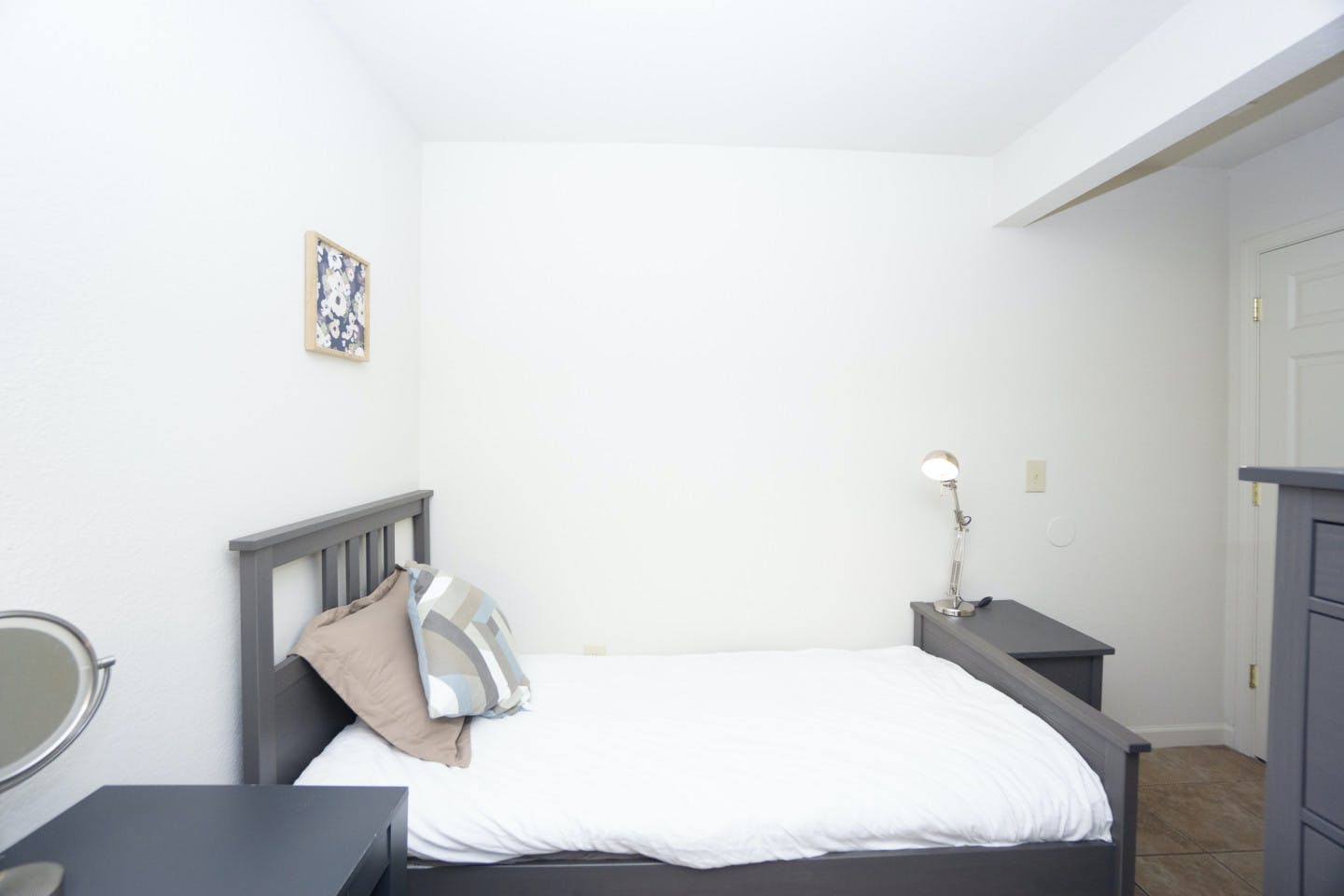  Bed In A 3-Bed Gender Separated Room  -  8 min Walk to Campus | Big & Modern House w/ Coworking  - Gallery -  33