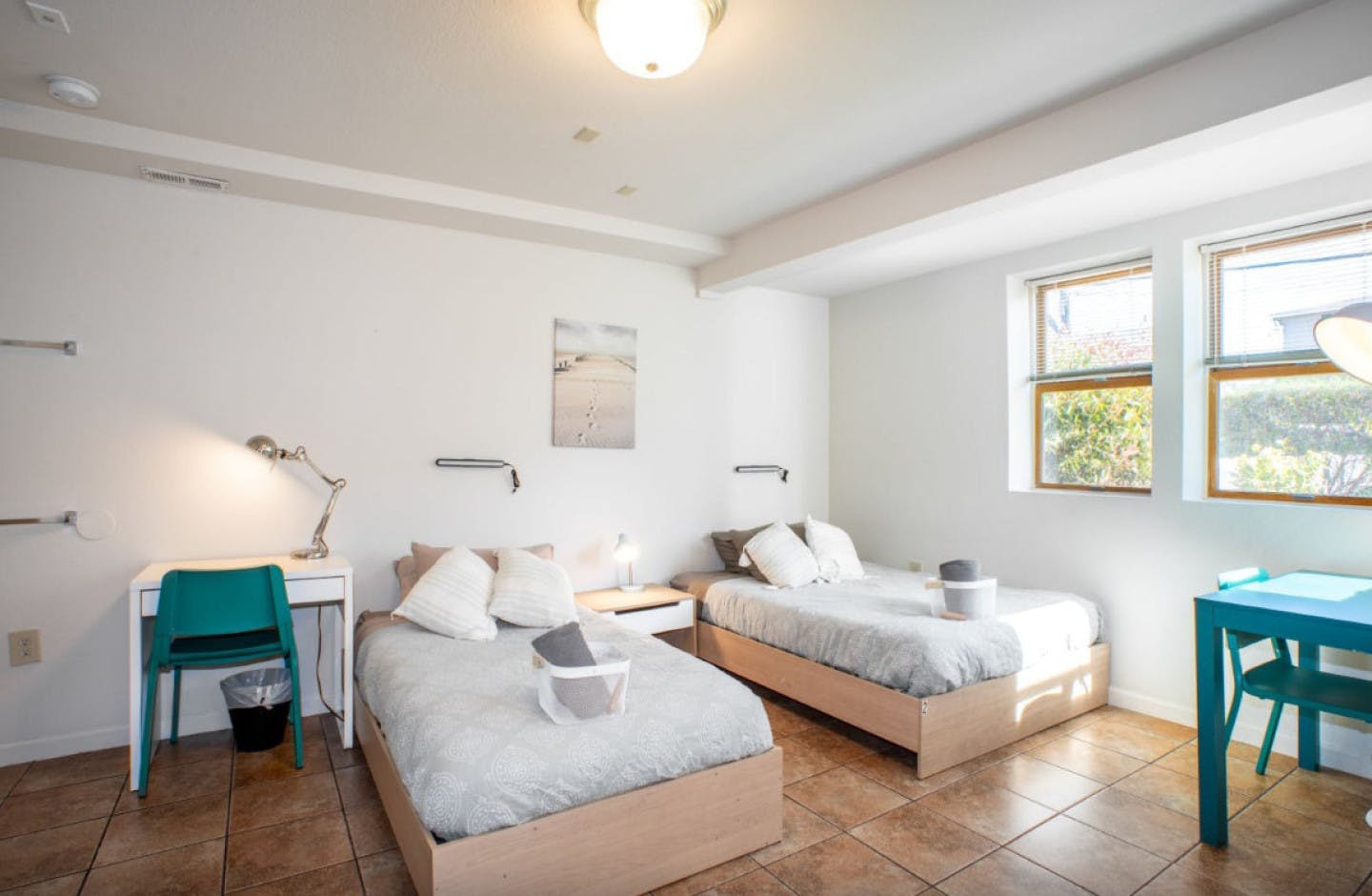  Bed In A 3-Bed Gender Separated Room  -  8 min Walk to Campus | Big & Modern House w/ Coworking  - Gallery -  50