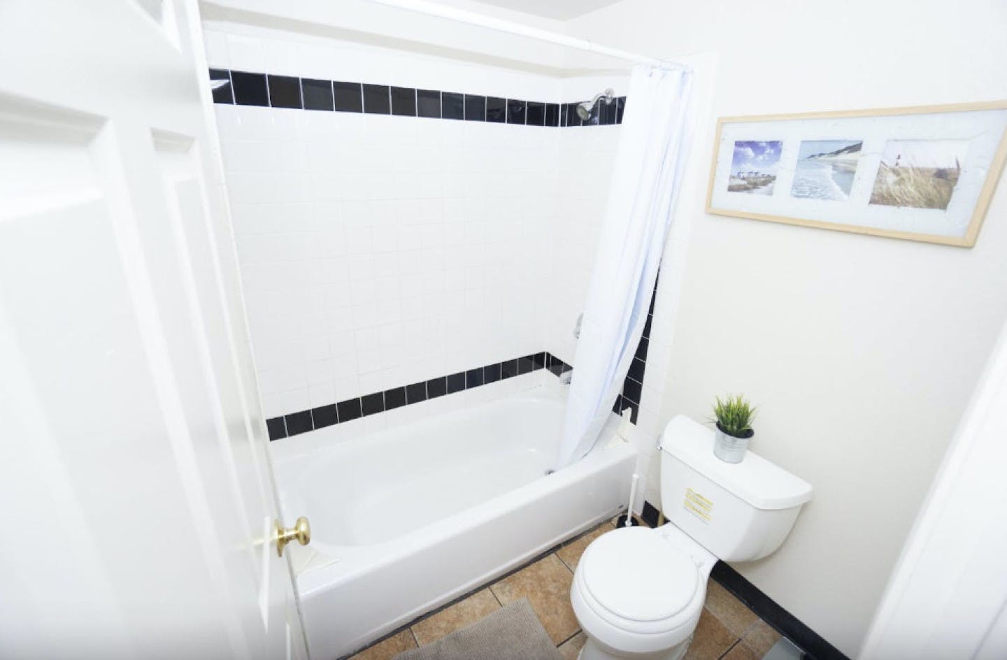  Bed In A 3-Bed Gender Separated Room  -  8 min Walk to Campus | Big & Modern House w/ Coworking  - Gallery -  52