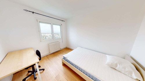 Room in Allée de la Martinique, Nantes for 100 m² with 4 bedrooms