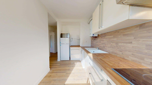 Apartment in Rue du 11 Novembre 1918, Bron for 43 m² with 1 bedroom