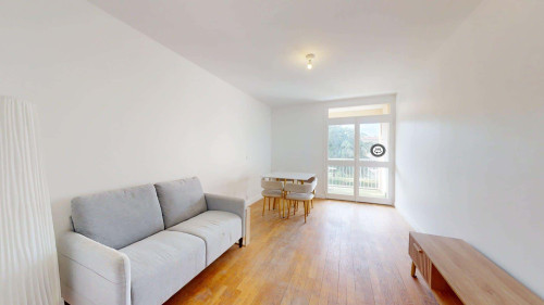 Apartment in Rue du 11 Novembre 1918, Bron for 43 m² with 1 bedroom