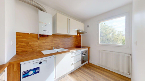 Apartment in Rue du 11 Novembre 1918, Bron for 43 m² with 1 bedroom