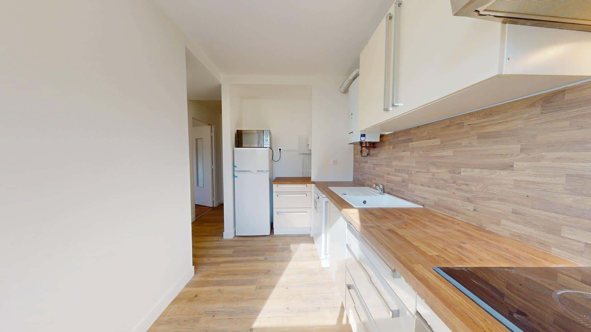 Apartment In Rue Du 11 Novembre 1918, Bron For 43 M² With 1 Bedroom - 1