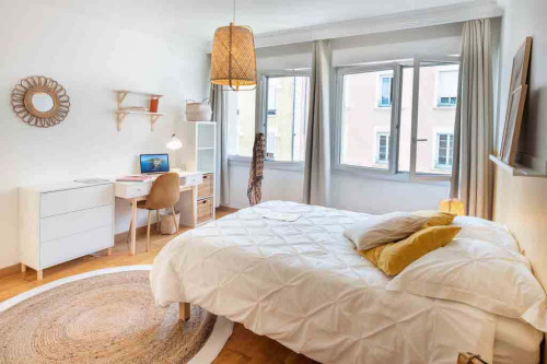 Room in Boulevard Emile Zola, Oullins-Pierre-Bénite for 170 m² with 7 bedrooms