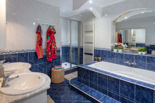 Room in Boulevard Emile Zola, Oullins-Pierre-Bénite for 170 m² with 7 bedrooms - Gallery - 10