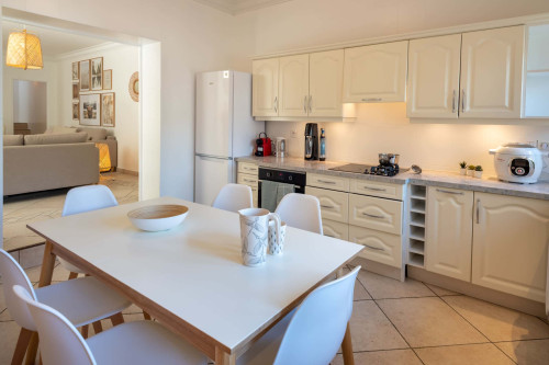 Room in Boulevard Emile Zola, Oullins-Pierre-Bénite for 170 m² with 7 bedrooms - Gallery - 8