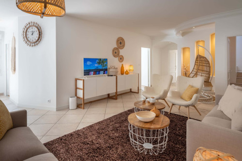 Room in Boulevard Emile Zola, Oullins-Pierre-Bénite for 170 m² with 7 bedrooms - Gallery - 7