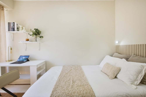 Room 4 - Rua Pascoal de Melo 11 3D