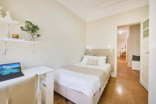 Room 4 - Rua Pascoal de Melo 11 3D