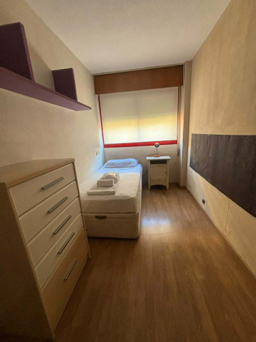 Avenida Instituto Obrero de Valencia - Gallery - 13