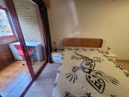 Avenida Instituto Obrero de Valencia - Gallery - 23