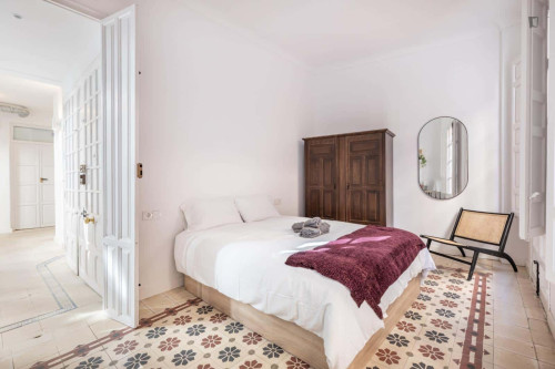 Room in Calle Tundidores, Granada for 150 m² with 8 bedrooms