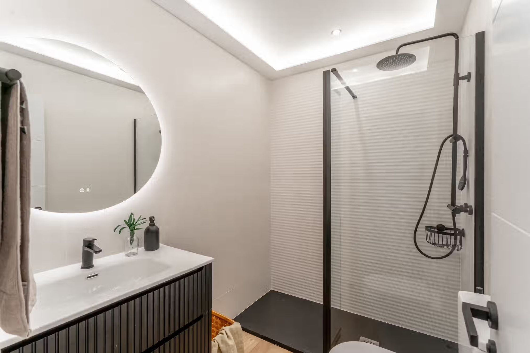 Amazing & Pretty Apartment Located In Düsseldorf - 2