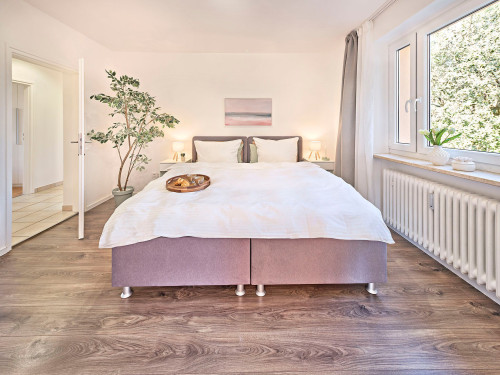 Premium Business Apartment for Professionals and Executives, 93 sqm, Munich-North