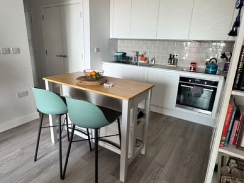Bright Double Room - Elizabeth Line