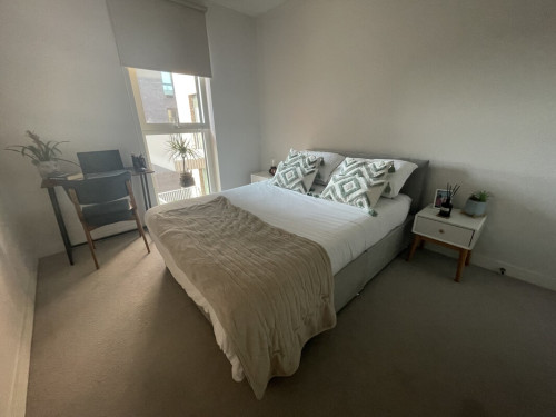 Bright Double Room - Elizabeth Line