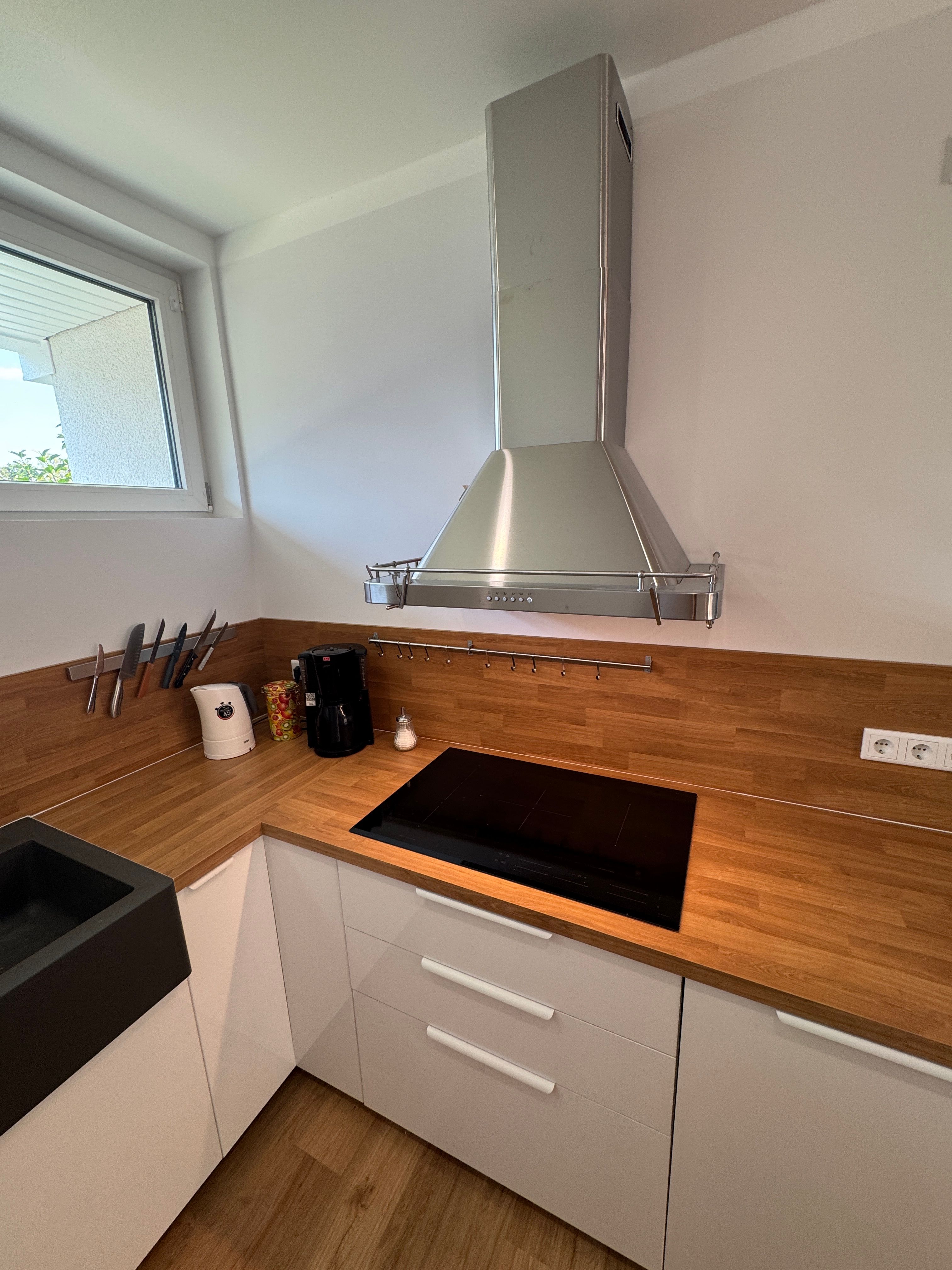 Furnished Bungalow, Central, Near Forest, Quiet With Beautiful Garden - 1
