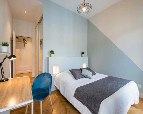 Chambre dans le rue de la République