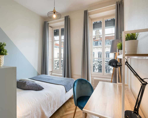 Chambre dans le rue de la République