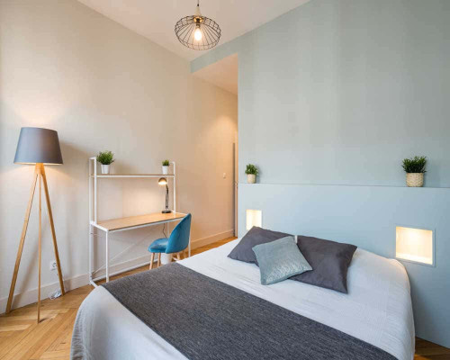 Chambre dans le rue de la République