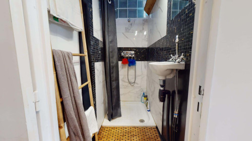 Room in Passage de l'Europe, La Rochelle for 105 m² with 4 bedrooms