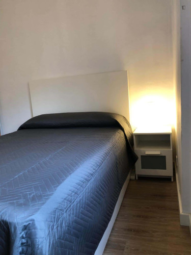 Room in Calle Llano Ponte, Oviedo with 4 bedrooms